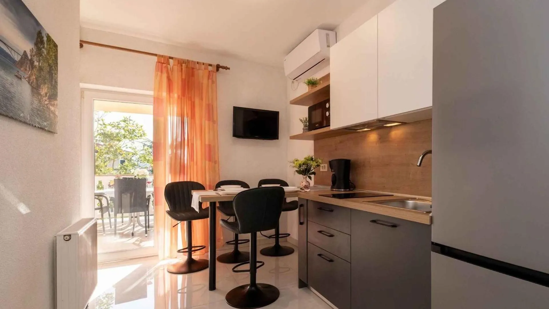 Apartments In Malinska - Insel Krk 53431 0*,  קרואטיה