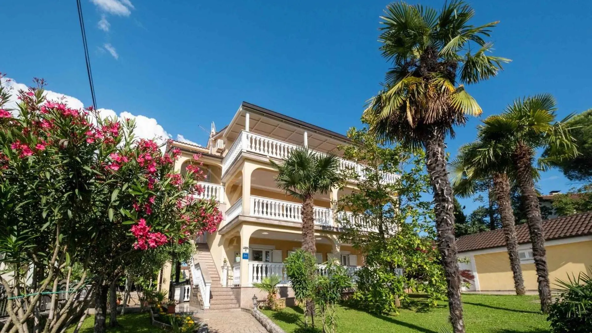 Apartments In Malinska - Insel Krk 53431